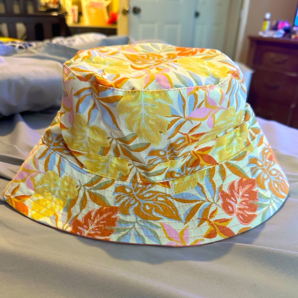 Zara Girls Reversible Bucket Hat Floral/Coral Palm (10–14 Yrs)